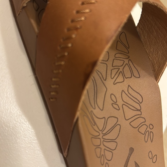 Olukai - Picture 5 of 5